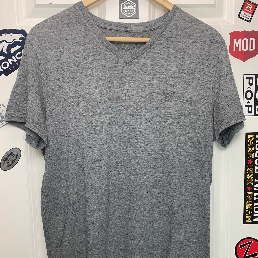American Eagle Basic Gray V-Neck Tee